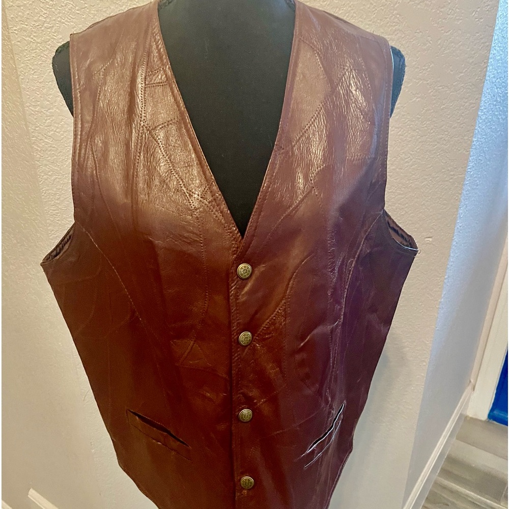Ken's leather snap up vest Ken's patchwork, pigskin, with 2 front pockets.Size M